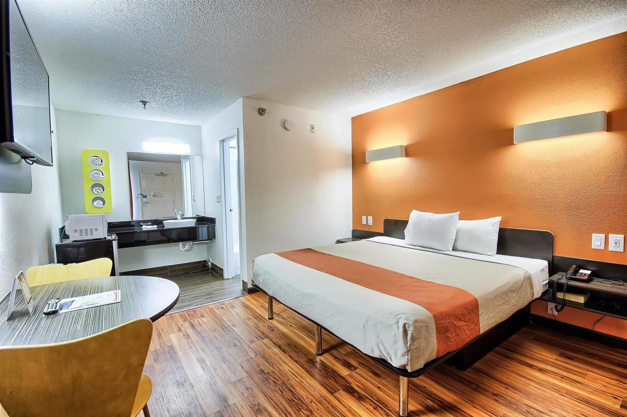 Motel 6-Columbus, Oh - West מראה חיצוני תמונה