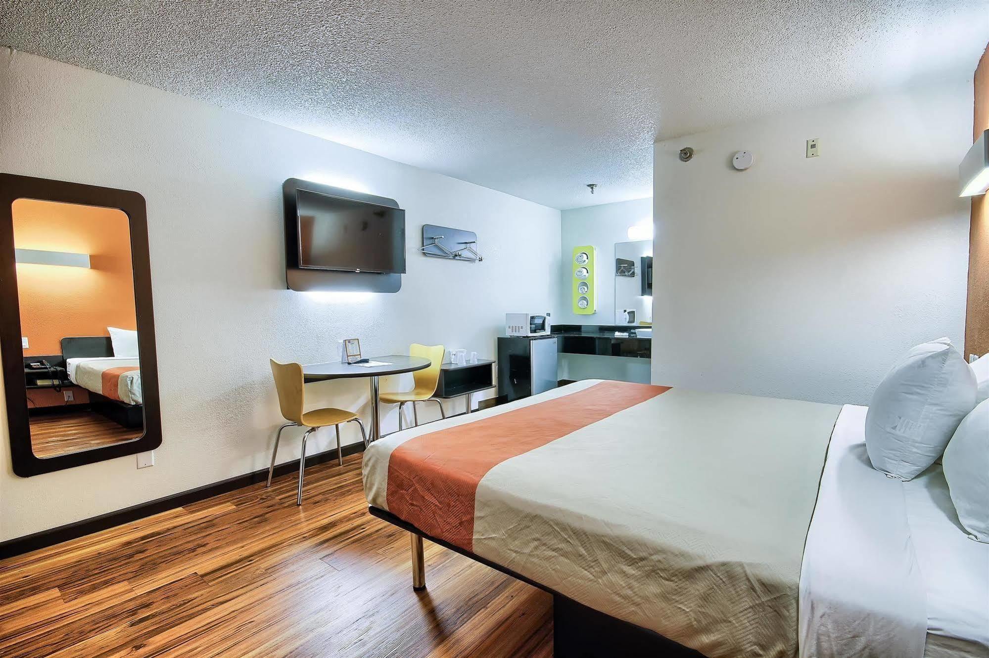 Motel 6-Columbus, Oh - West מראה חיצוני תמונה