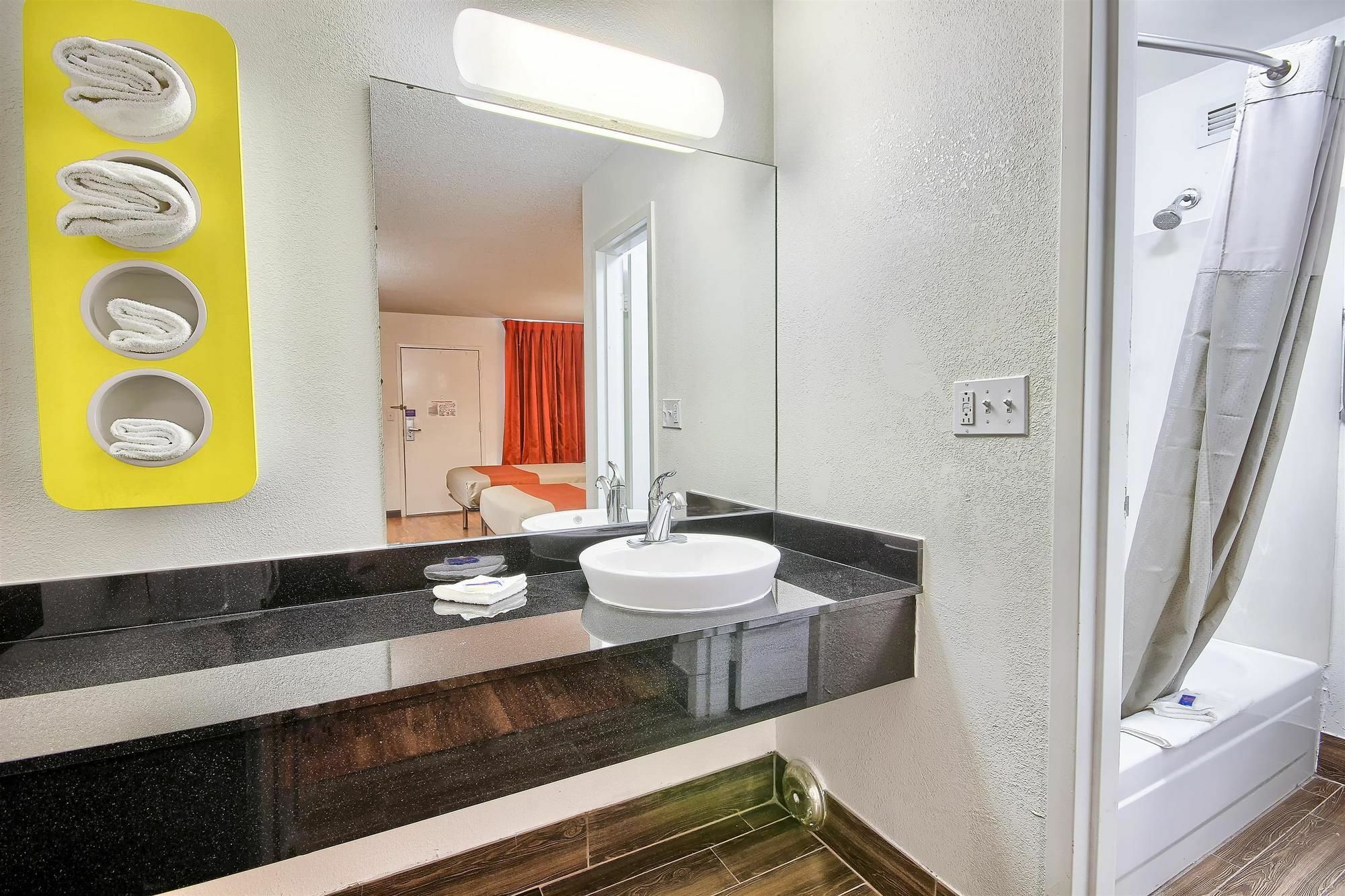 Motel 6-Columbus, Oh - West מראה חיצוני תמונה