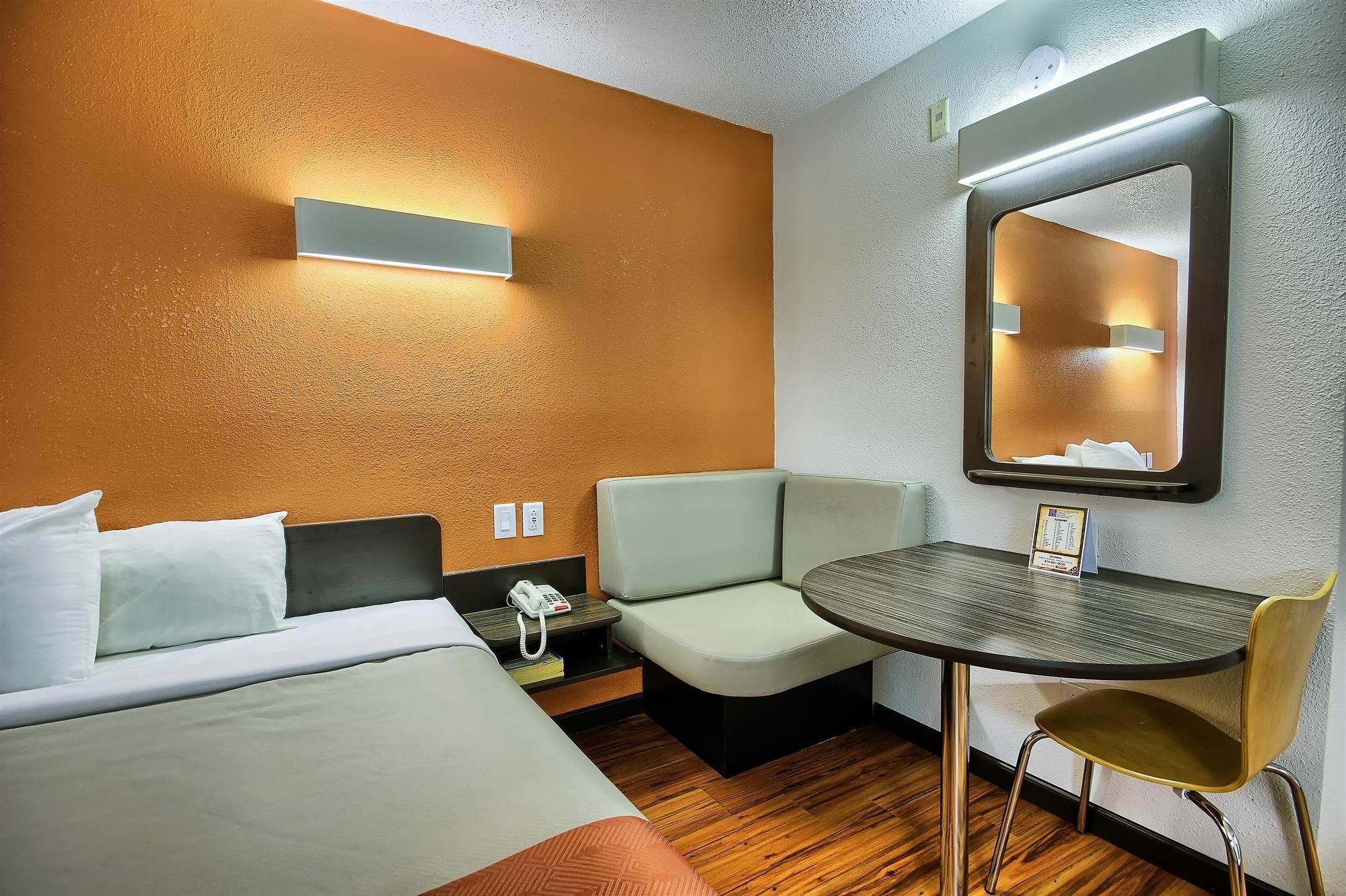 Motel 6-Columbus, Oh - West מראה חיצוני תמונה